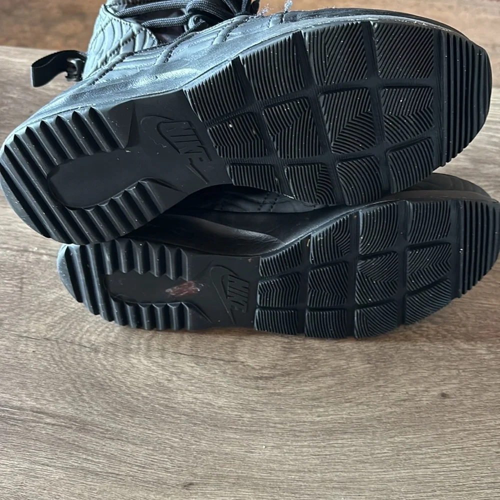 Nike Black Women's Insulated Ankle Rain Boots